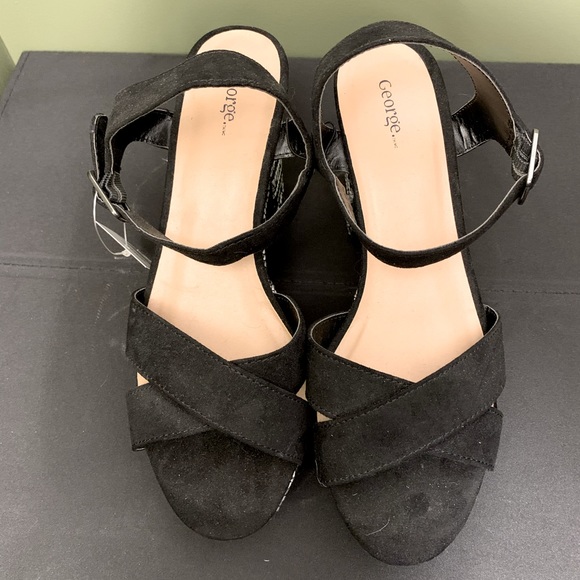 Aztec Print Platform Heels - Picture 3 of 3